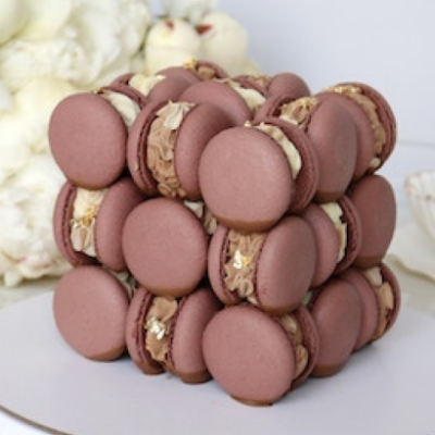 MACARONS CUBE CAKE